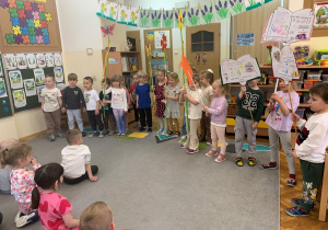 Z happeningiem u straszych kolegów.