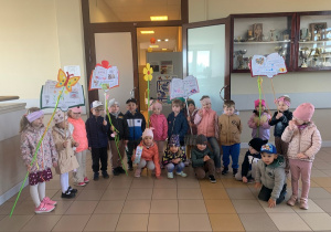 Z wizytą w bibliotece - happening czytelniczy ,,CZYTA MI SIĘ".