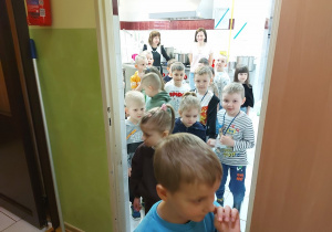 Promyczki wracają do sali przedszkolnej