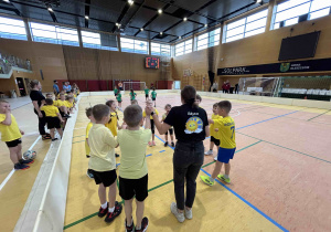 Wspólny okrzyk przed kolejnym meczem.