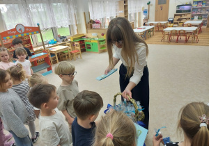 Drobny upominek dla Kropelek.