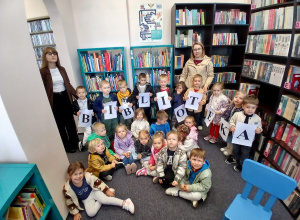 Słoneczka z wizytą w Bibliotece.