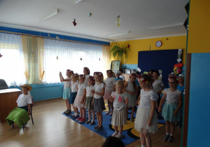 Taniec sześciolatków do piosenki Lato