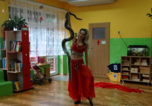 Taniec z wężem.