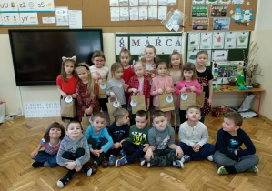 Zdjęcie grupowe w dniu kobiet
