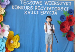 Chłopiec opowiada historie Grzesia Kłamczucha