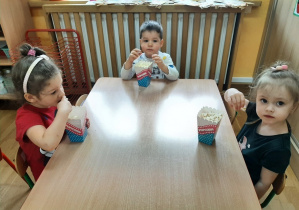Zajadamy popcorn