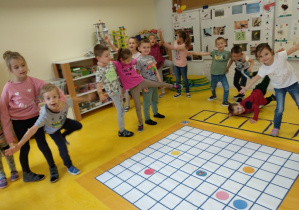 Jesteśmy kreatywni zabawy na macie