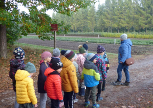 Wchodzimy na teren Szkółki Leśnej