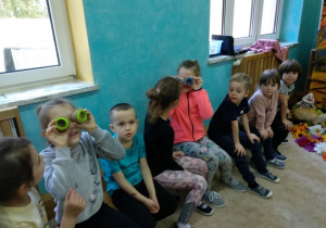 Jak widzą mrówki - patrzymy przez okulary
