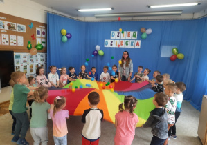 Zabawy z chustą